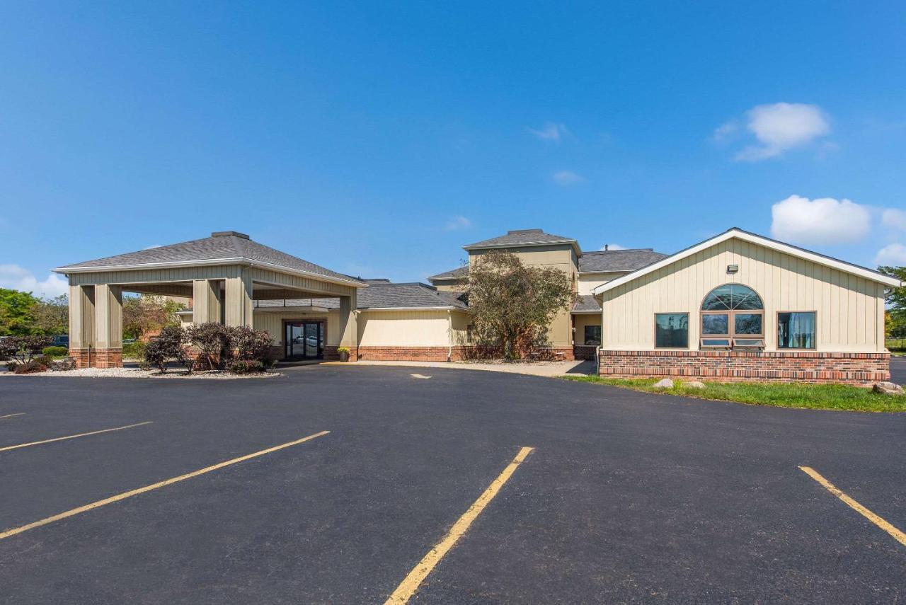 Quality Inn Upper Sandusky Esterno foto