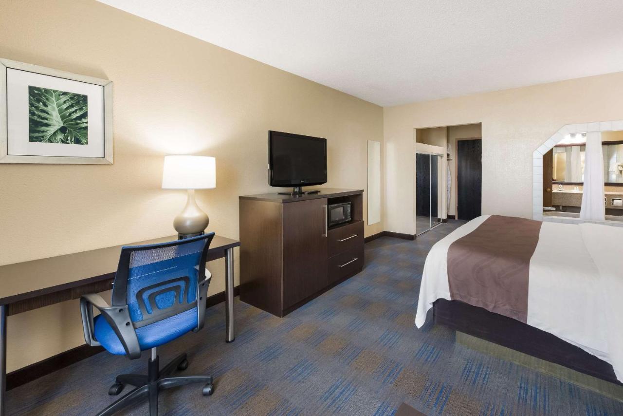 Quality Inn Upper Sandusky Esterno foto
