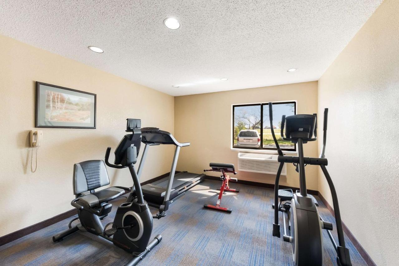 Quality Inn Upper Sandusky Esterno foto