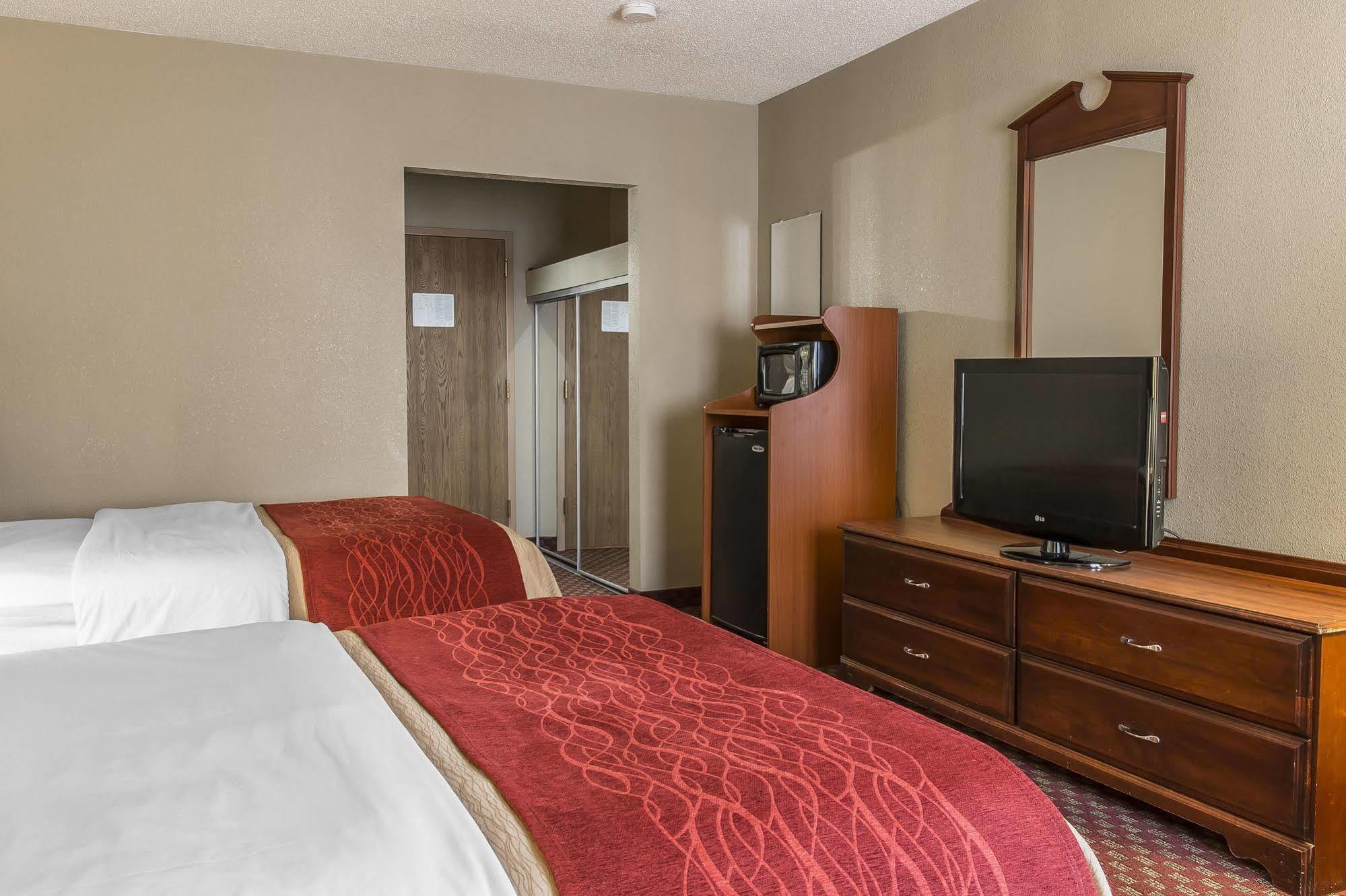 Quality Inn Upper Sandusky Esterno foto
