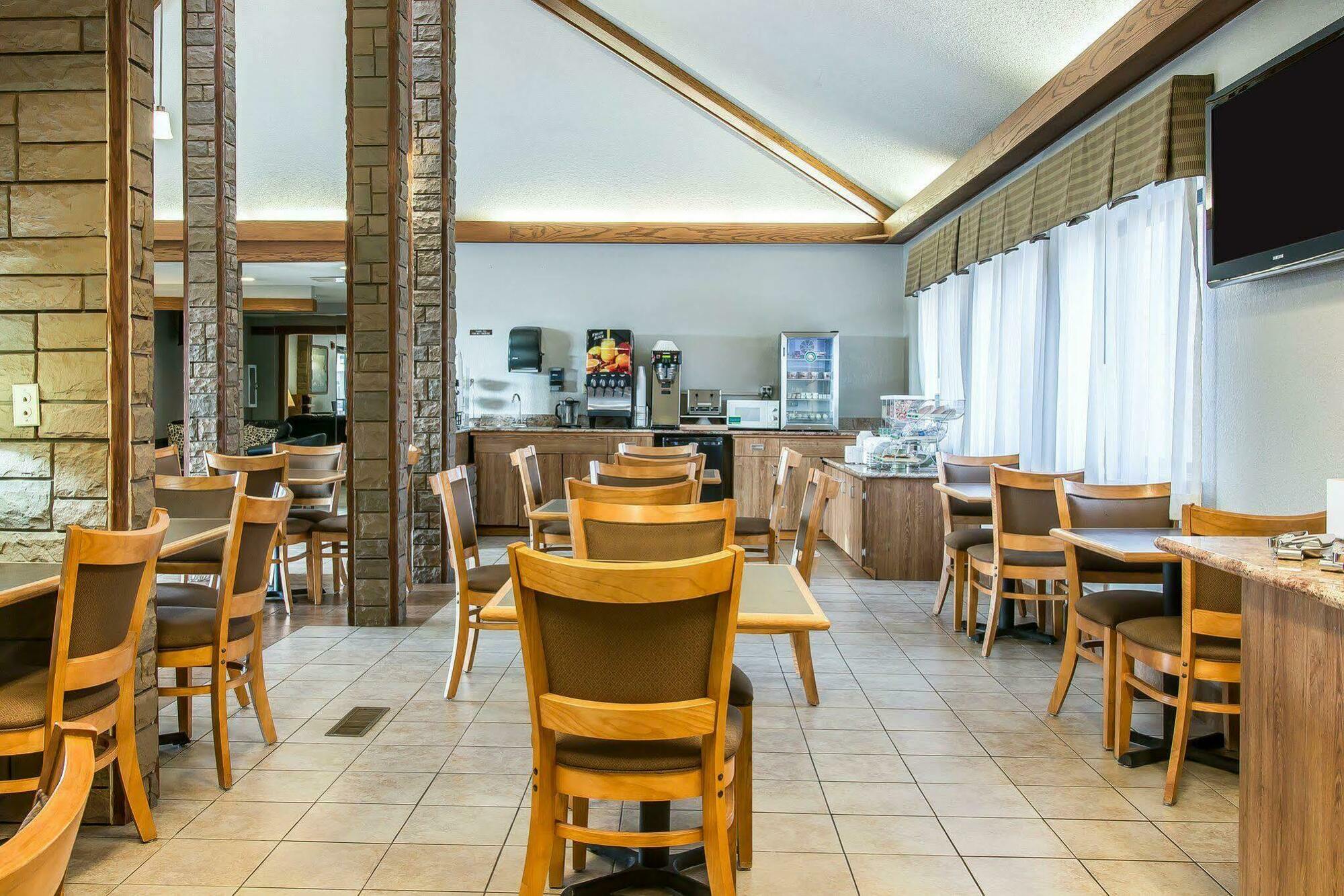 Quality Inn Upper Sandusky Esterno foto