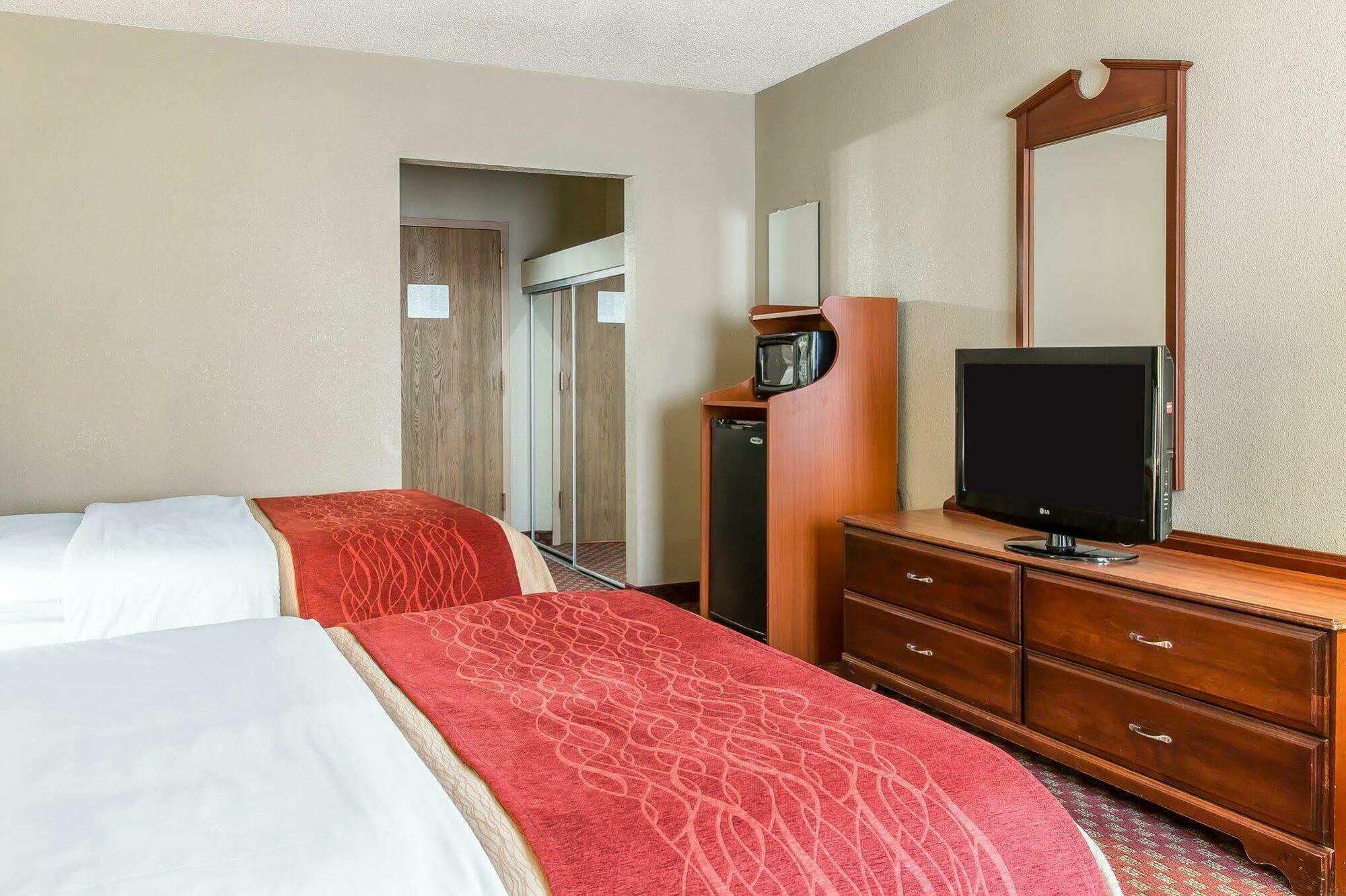 Quality Inn Upper Sandusky Esterno foto